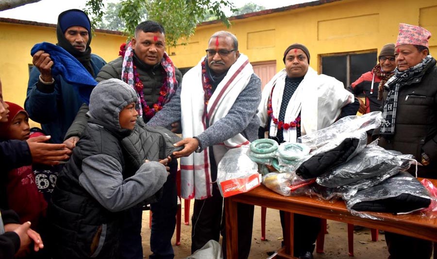 बौद्धिक अपाङ्गता भएका बिद्यार्थीलाई सहयोग