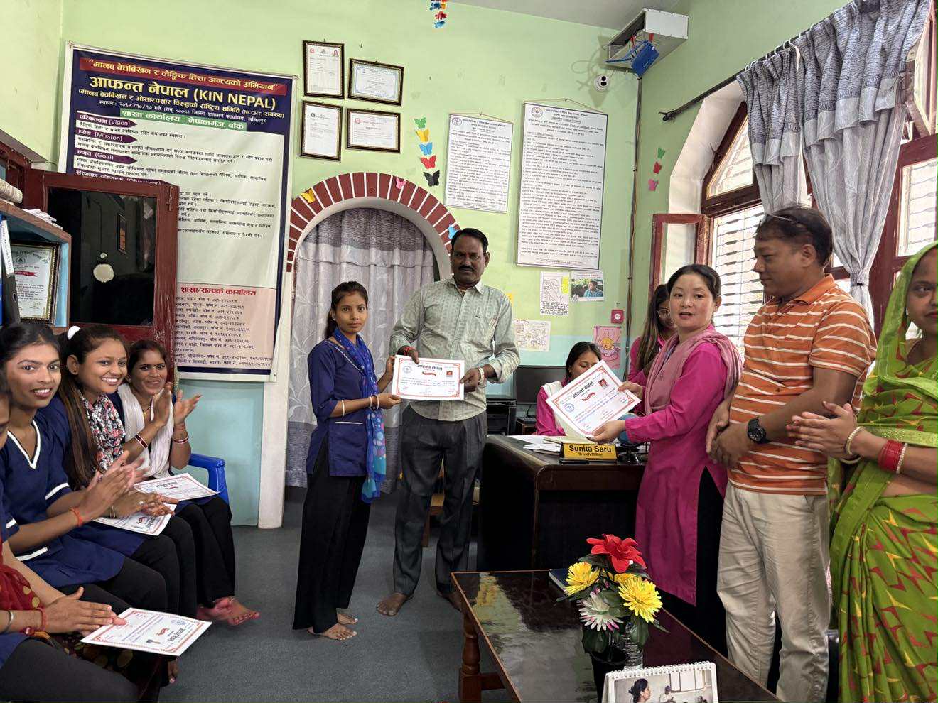 दश जना किशाेरीलाई जेन्स हेयरकट तथा ब्यूटिसियन तालिम